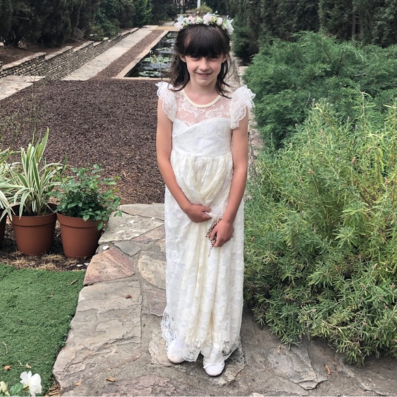 Like new Girls’ handmade bohemian Ivory lace gown Size 8 - Picture 1 of 5